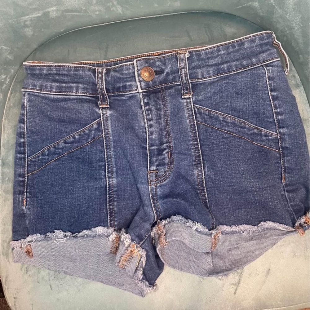 American eagle dark wash midi shorts size 6